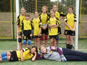 Mladší žačky na prvním turnaji rozdrtily všechny své soupeřky