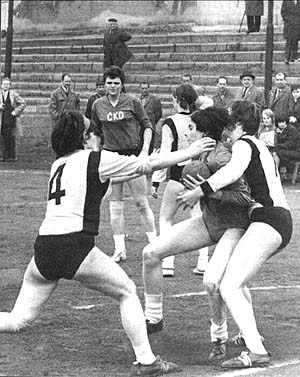 Mladší žačky si jely zahrát do Chomutova